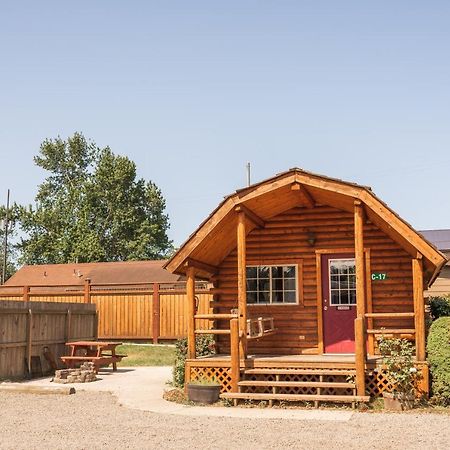 Redwood Coast Cabins And Rv Resort Eureka Exterior photo